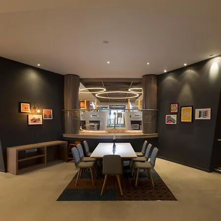 Holiday Inn Edinburgh Zoo By Ihg-2