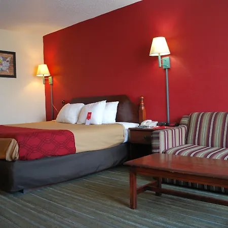 Econo Lodge-2