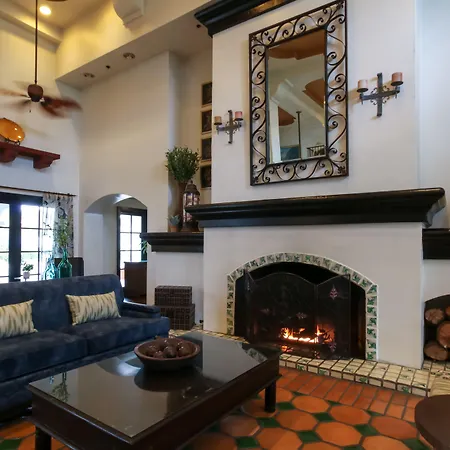 Oxford Suites Pismo Beach-2