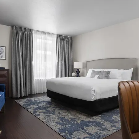 Seven Gables Inn, St Louis West, A Tribute Portfolio Hotel-3
