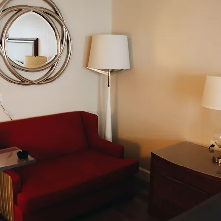 All Seasons Inn & Suites-3