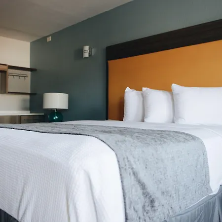All Seasons Inn & Suites-2