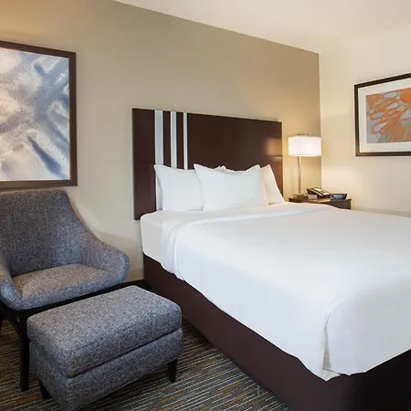 Wingate By Wyndham Gurnee-3