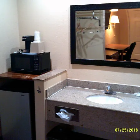 Super 8 By Wyndham Tucson Downtown Convention Center-2