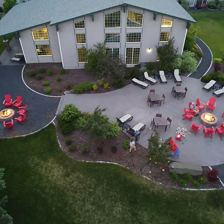 Ramada By Wyndham Spokane Airport-3