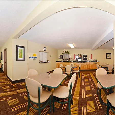 Days Inn By Wyndham Bismarck-3