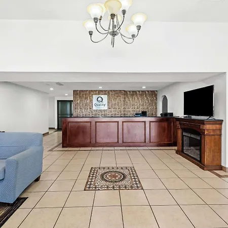 Quality Inn Plainview-2