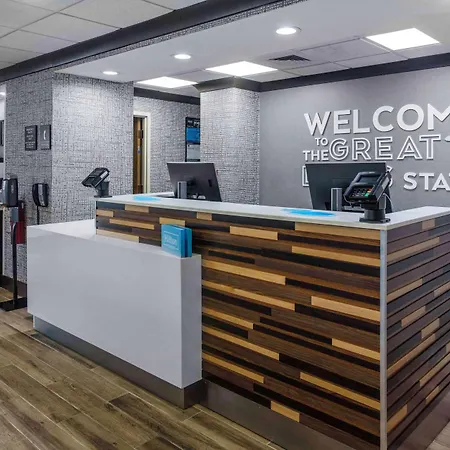 Hampton Inn Detroit Northville-3