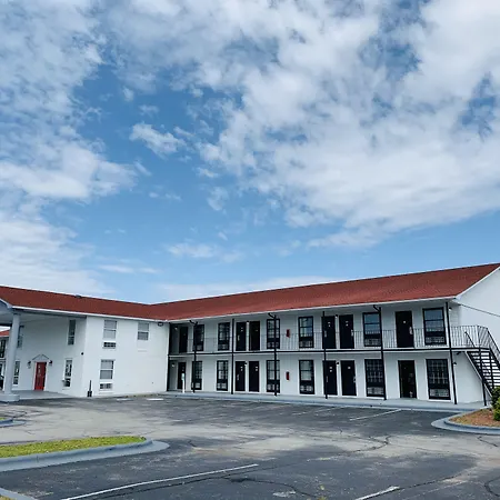 Econo Lodge Crystal Coast-3