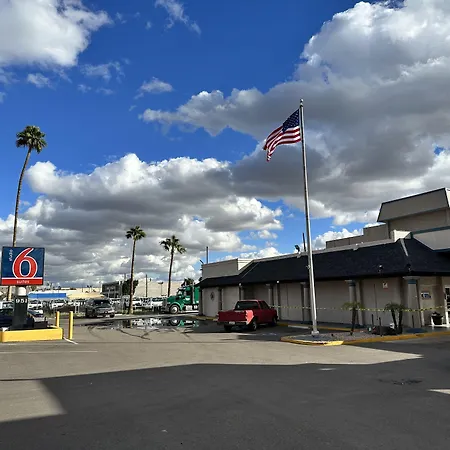 Super 8 By Wyndham Mesa Downtown Near Convention Center-2