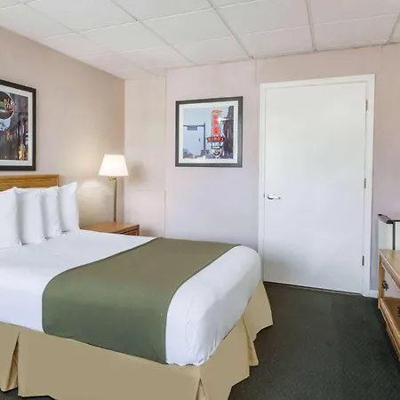 Days Inn By Wyndham Bedford-2