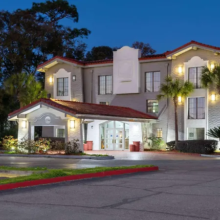 La Quinta Inn By Wyndham Pensacola-3