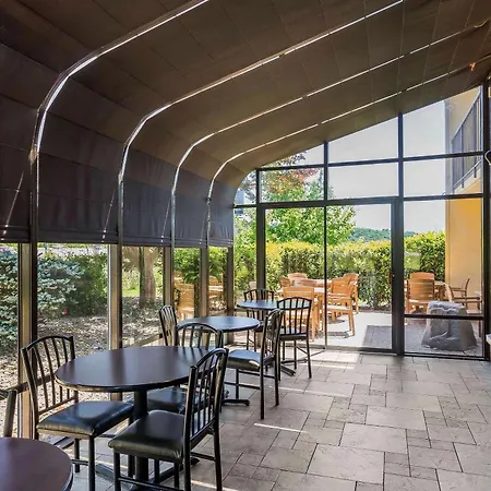 Quality Inn & Suites Sevierville - Pigeon Forge-2