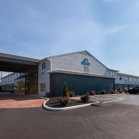 Days Inn By Wyndham Sandusky Cedar Point-3