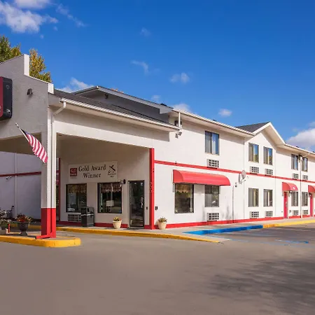 Econo Lodge Grand Forks-2