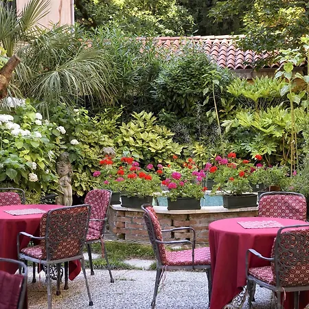 Hotel Amadeus-2