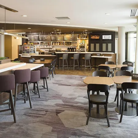 Courtyard By Marriott Sioux Falls-3
