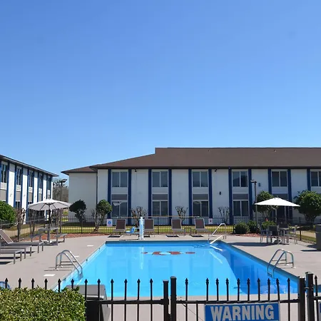 Americas Best Value Inn & Suites-Foley - Fully Renovated-3