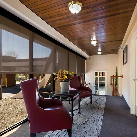 Red Roof Inn And Suites Newark - University-3