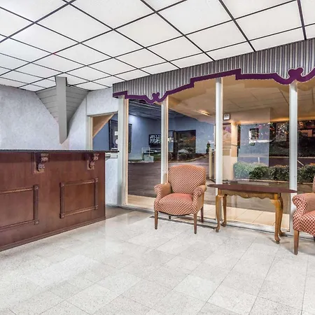 Howard Johnson By Wyndham Athens-2