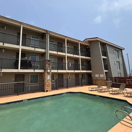 Wingate By Wyndham Galveston Beachfront At The Seawall-3