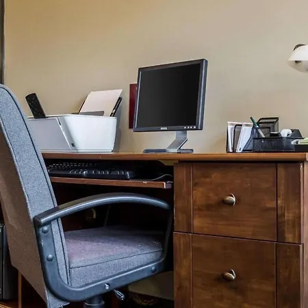 Quality Suites Near West Acres-2