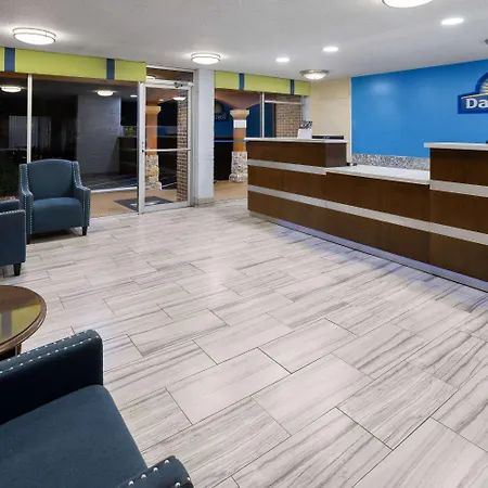 Days Inn By Wyndham Forsyth-3
