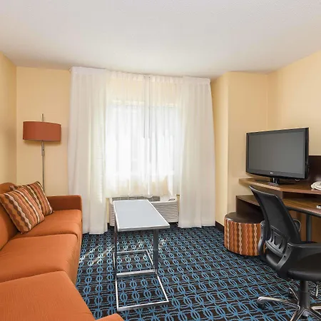 Fairfield Inn & Suites Holland-3