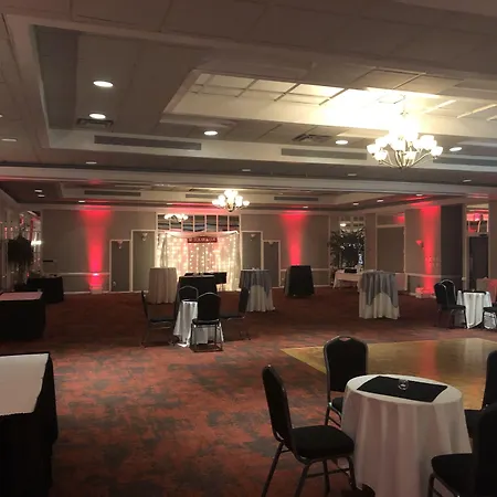 Ramada By Wyndham Jacksonville Hotel & Conference Center-3