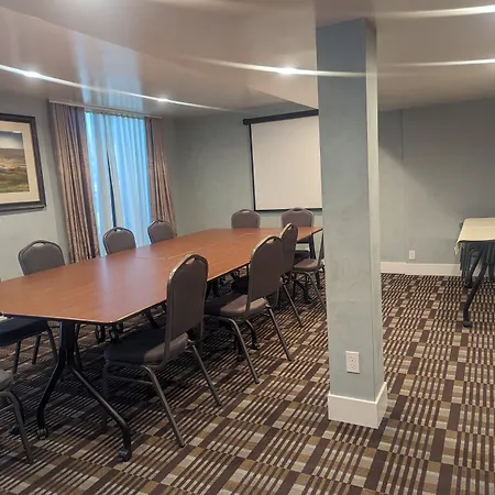 Wyndham Visalia-2