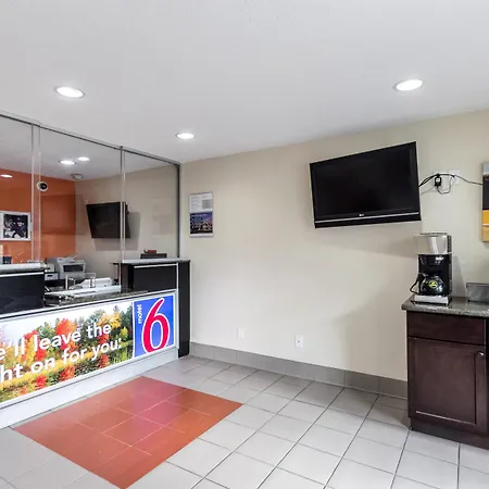 Motel 6 New Brunswick-2