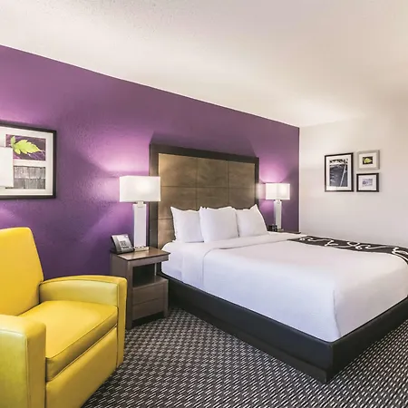 La Quinta By Wyndham Virginia Beach-3