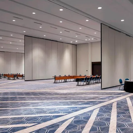 Sheraton Norfolk Waterside Hotel-2