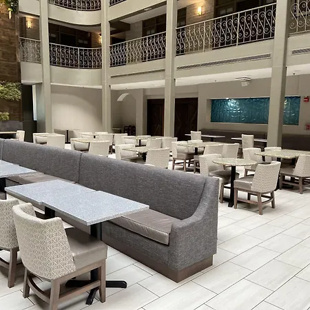 Embassy Suites By Hilton Chicago Schaumburg Woodfield-3