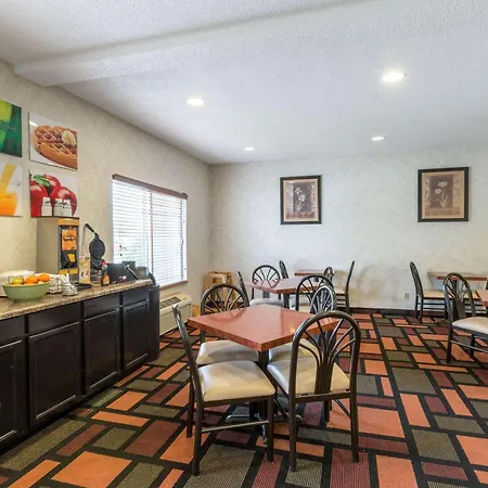Quality Inn Kearney South-3