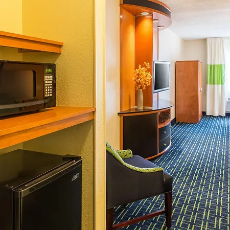 Fairfield Inn & Suites Fargo-3