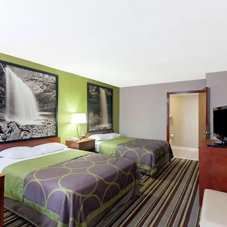 Super 8 By Wyndham Clarksville Northeast-3