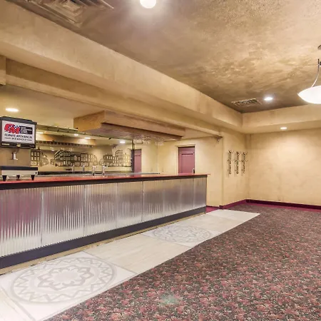 Econo Lodge Evansville-2