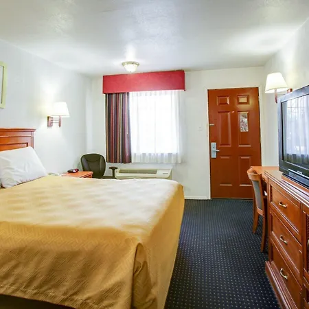 Econo Lodge Temple-2