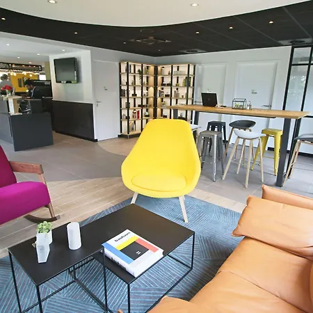 Campanile Hotel Senlis-2
