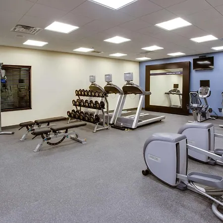 Hampton Inn & Suites Philadelphia/Bensalem-2