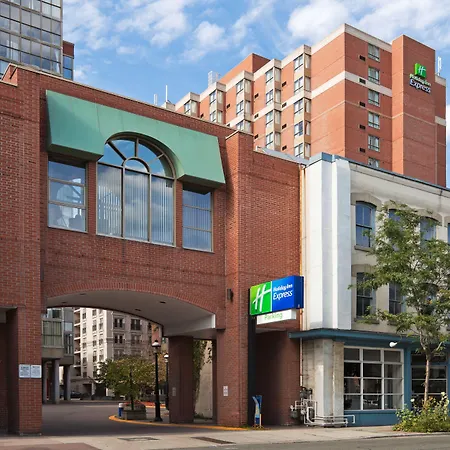 Holiday Inn Express Toronto Downtown By Ihg-3