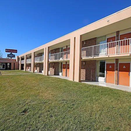 Ramada By Wyndham Wytheville-2