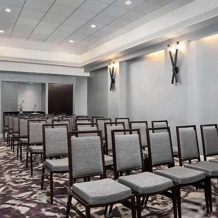 Embassy Suites By Hilton Crystal City National Airport-3
