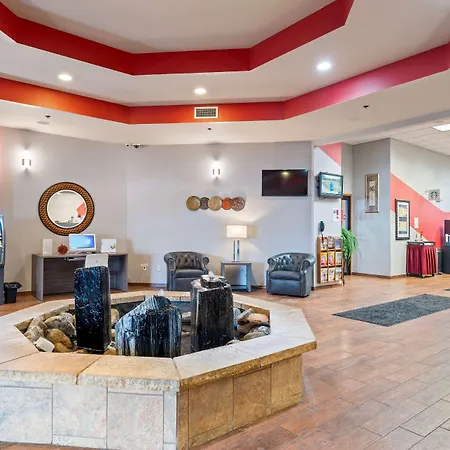 Ramada By Wyndham Sioux Falls Airport - Waterpark Resort & Event Center-2