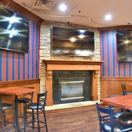 Ramada By Wyndham Sioux Falls Airport - Waterpark Resort & Event Center-3