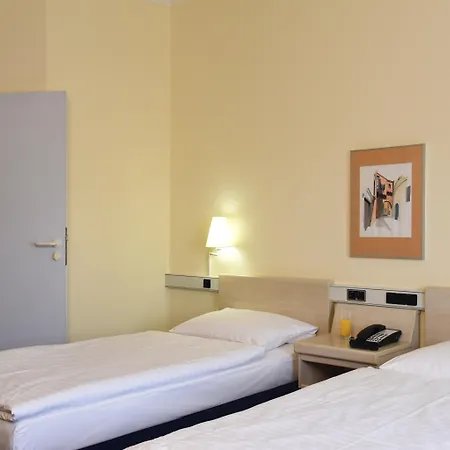 Intercityhotel Stuttgart-3