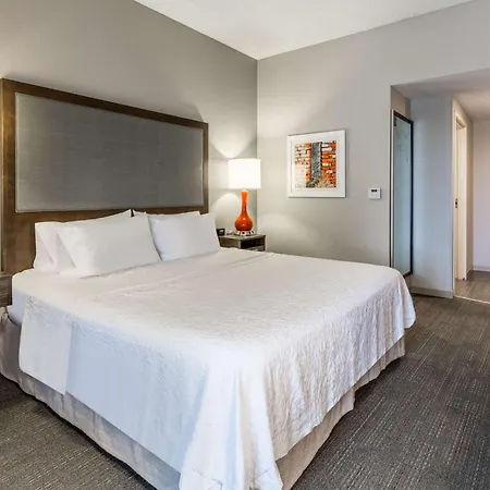 Hampton Inn Eau Claire-2