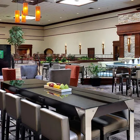 Doubletree By Hilton Dearborn-3