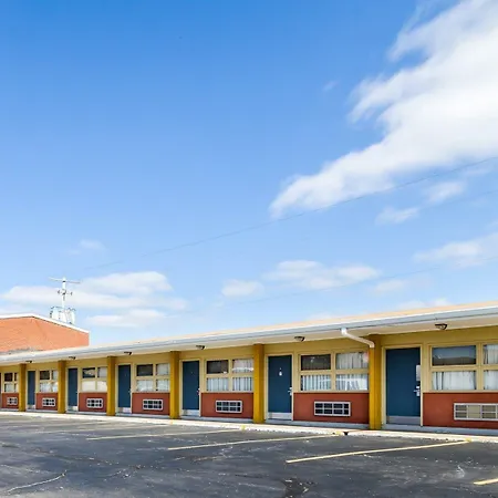 Econo Lodge Topeka-2